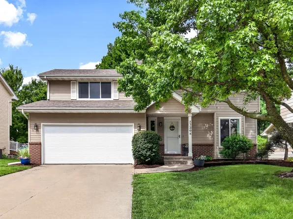1208 63rd St, West Des Moines, IA 50266