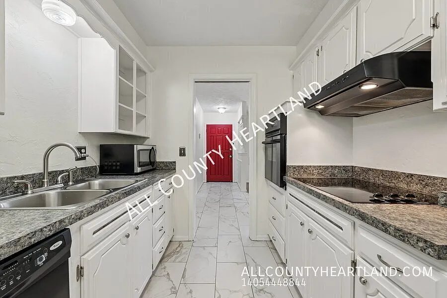End Of Summer Move In Special $725 Off First Months Rent! — Photo 4