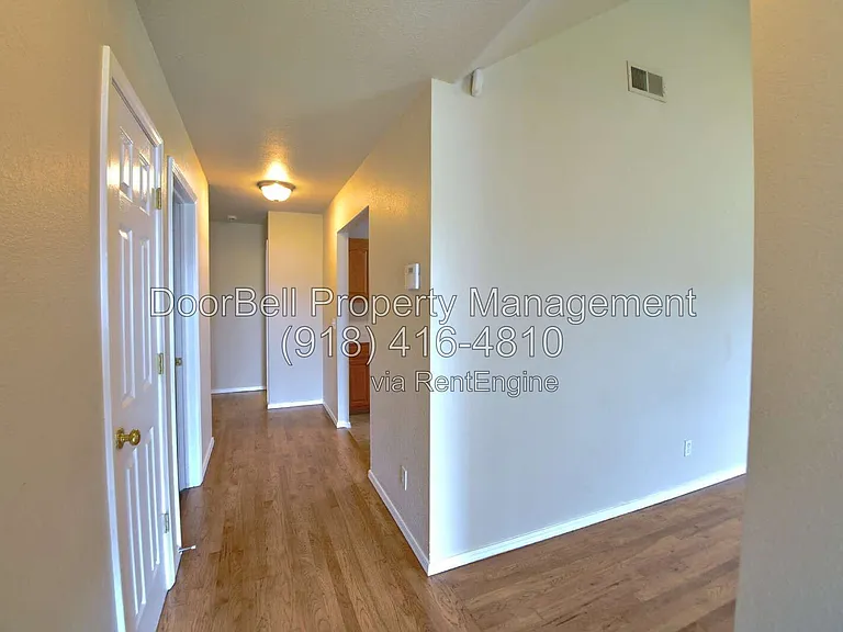 11621 S Mulberry Ln — Photo 4