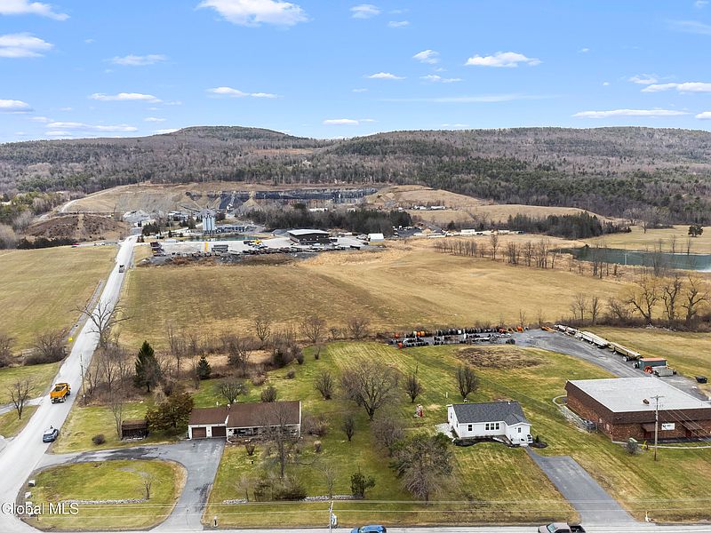 2nd image of 4856 State Route 30