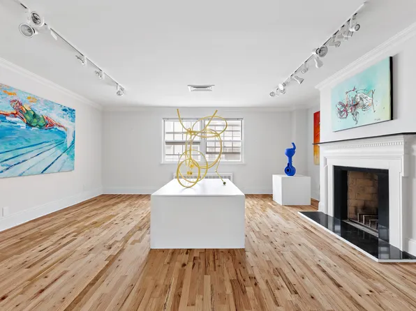 13 East 69th Street image 10 of 15