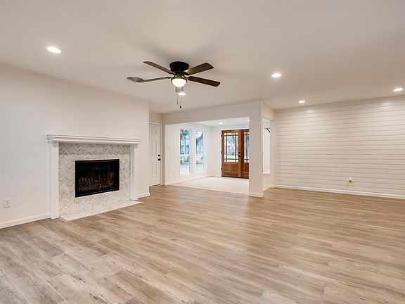 2nd image of 1903 Sunnybrook Dr
