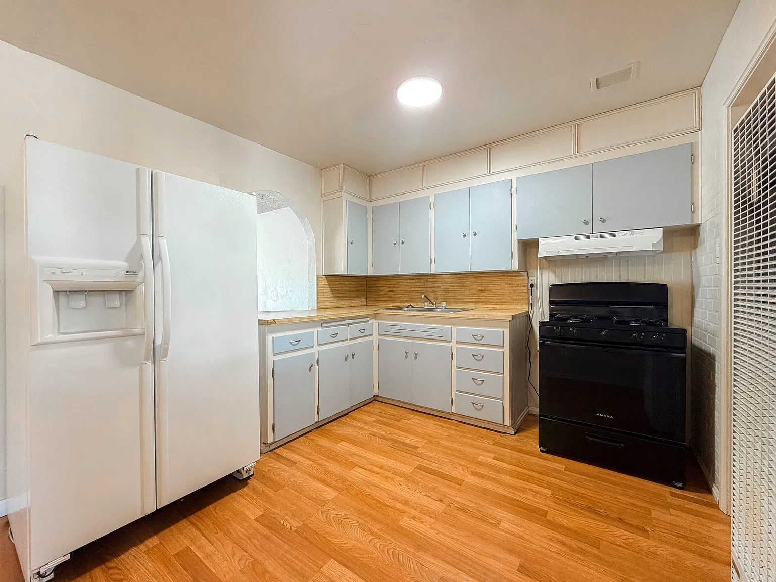 3 bed, 1300 sqft, $2,000 — Photo 4