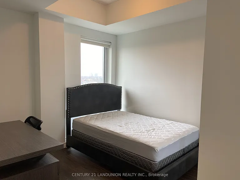 158 King St N #1004 — Photo 5