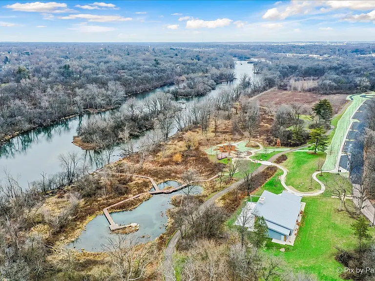 301 Westminster Ct — Photo 46