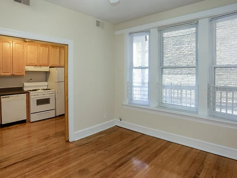 3056 N Greenview Ave #2 — Photo 8