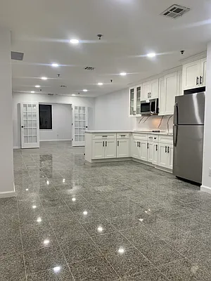 Rented by Reyes & Elsamad Real Estate Group | media 2