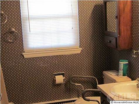 4th image of 1046B Fife Ct
