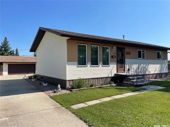 23 6th STREET SE, Preeceville, SK S0A 3B0