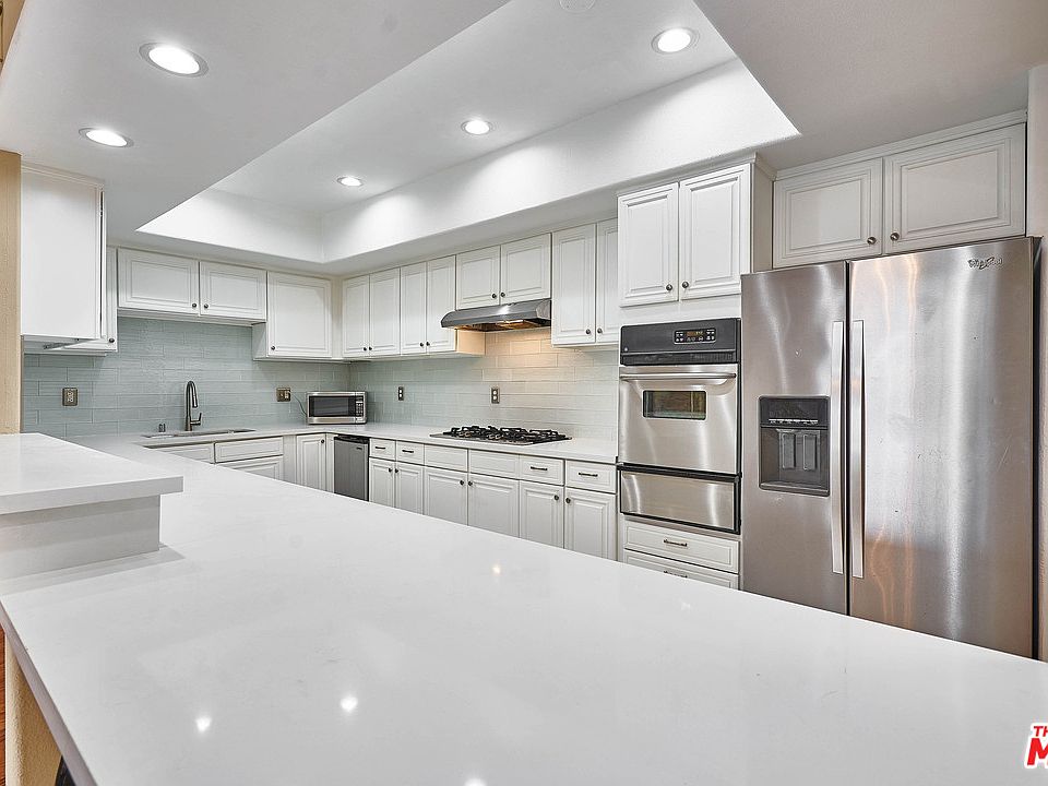 1st image of 810 S Lucerne Blvd APT 302