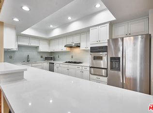 810 S Lucerne Blvd APT 302, Los Angeles, CA 90005