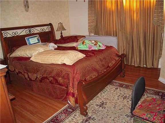 5th image of 1051 Sorrento Dr
