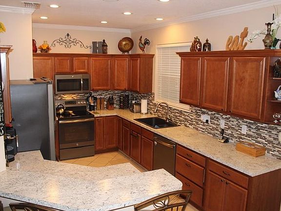 3rd image of 9609 Simeon Dr