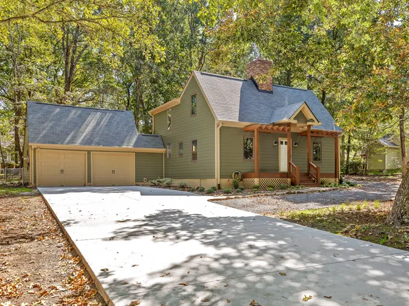 2604 Stewart Rd, Signal Mountain, TN 37377