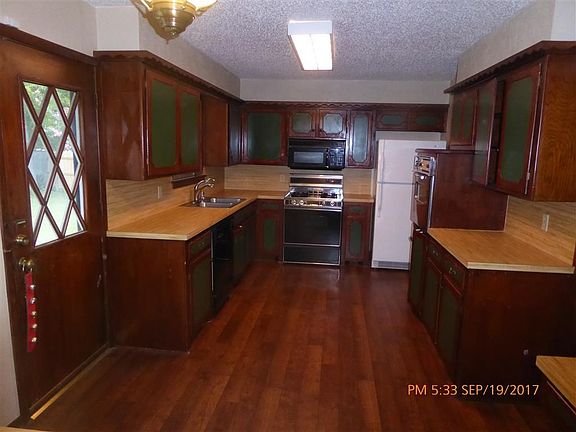 5th image of 805 NW 41st St