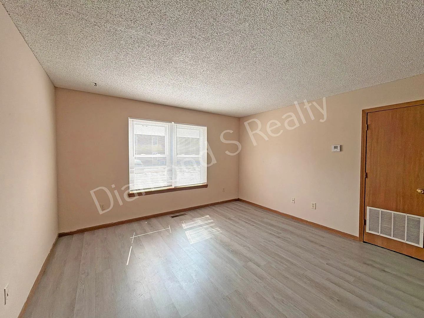2159 East Macs Court — Photo 4