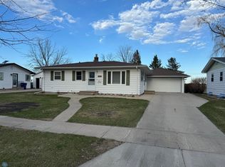 1018 20th St N, Moorhead, MN 56560