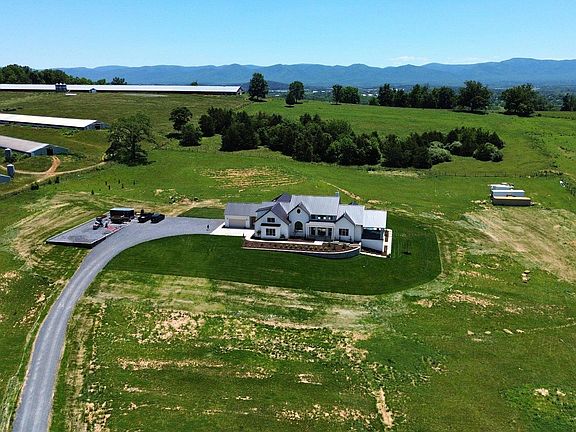 5th image of 3961 Oak Ridge Rd