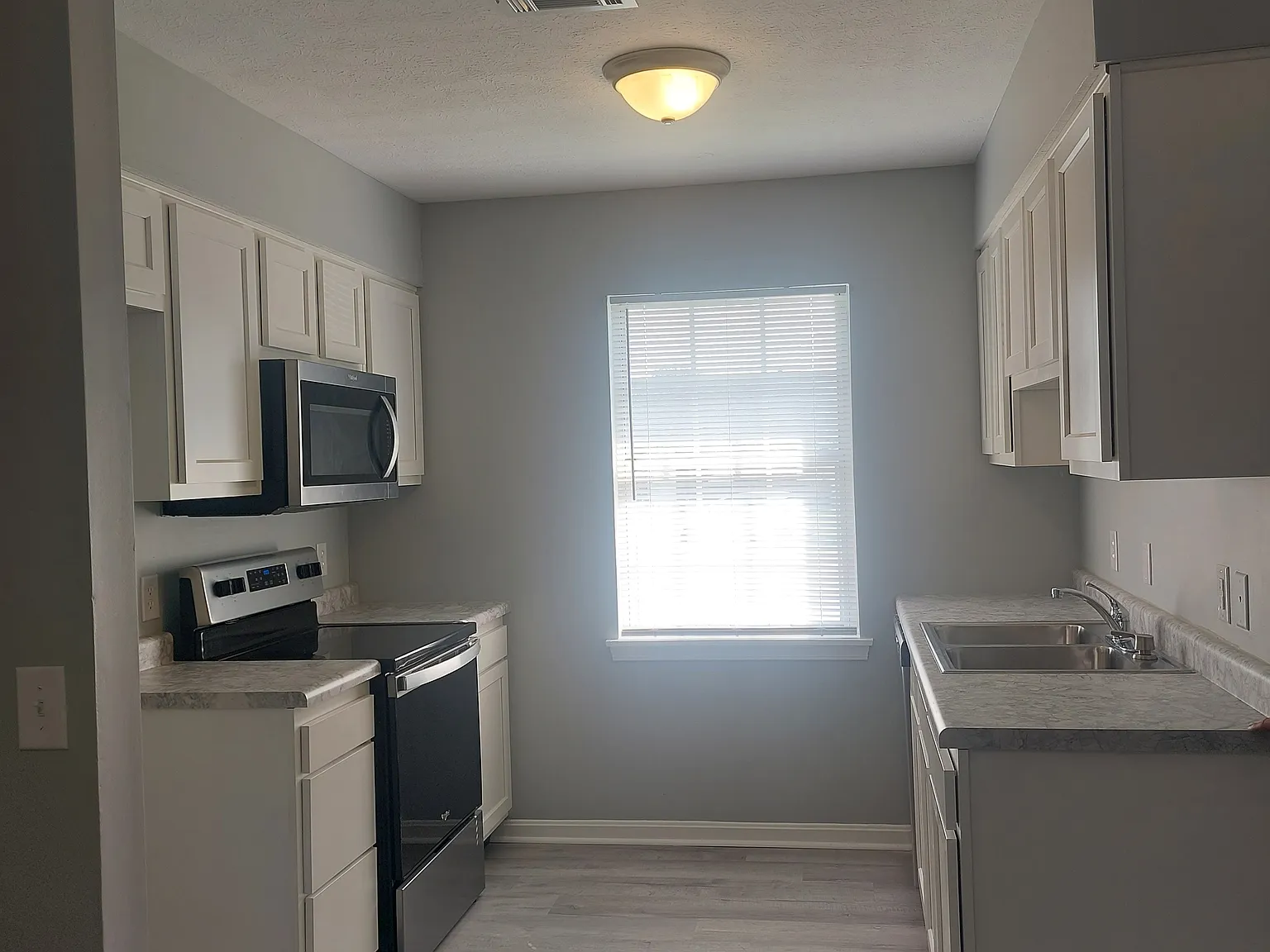 2 bed, 800 sqft, $1,150 — Photo 3
