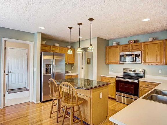 5th image of 227 Wyndham Dr