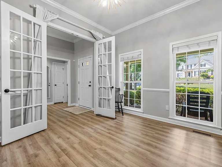 137 Whispering Woods Pl — Photo 48