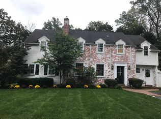 107 Hill Side Cir, Villanova, PA 19085