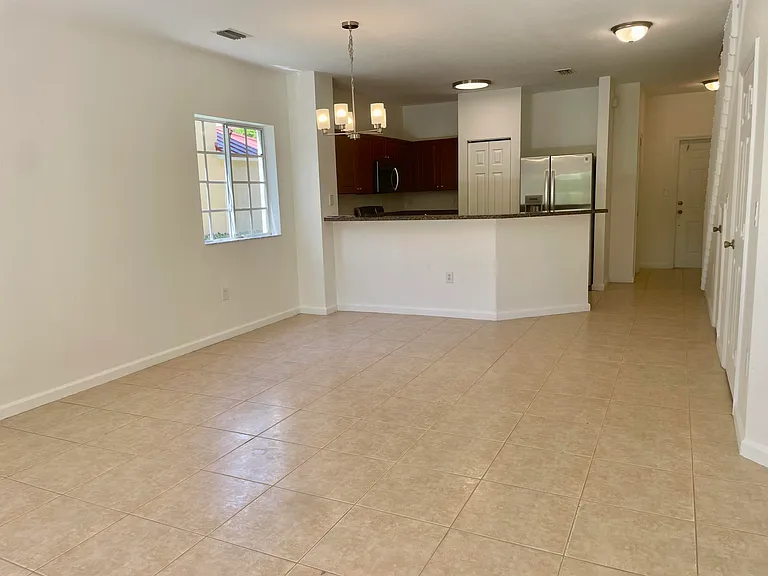 5156 SE Mariner Garden Cir — Photo 3