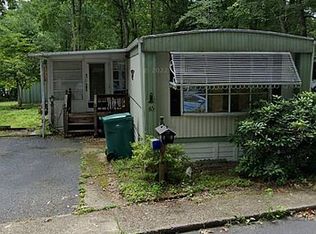 65 Lincoln St, Howell, NJ 07731