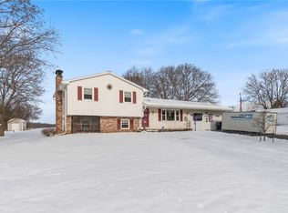 5930 Green Rd, Farmington, NY 14425