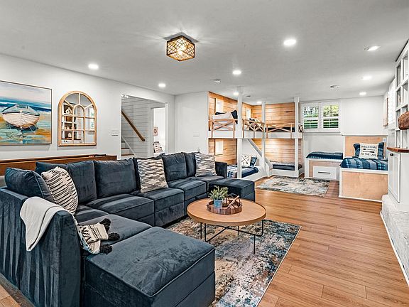 4th image of 138 Lakefront Dr #Id1248951p