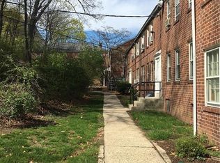 15 Clarmore Dr APT 1B, Norwalk, CT 06850