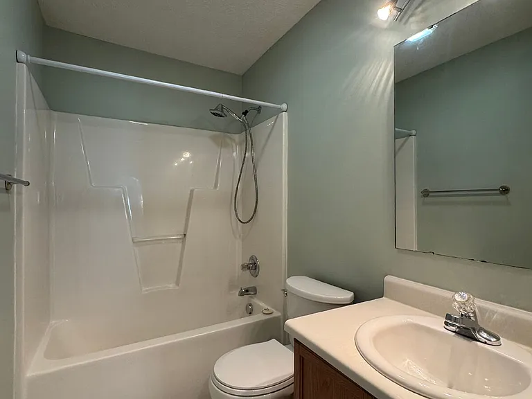 470 Rushmore Ct — Photo 10