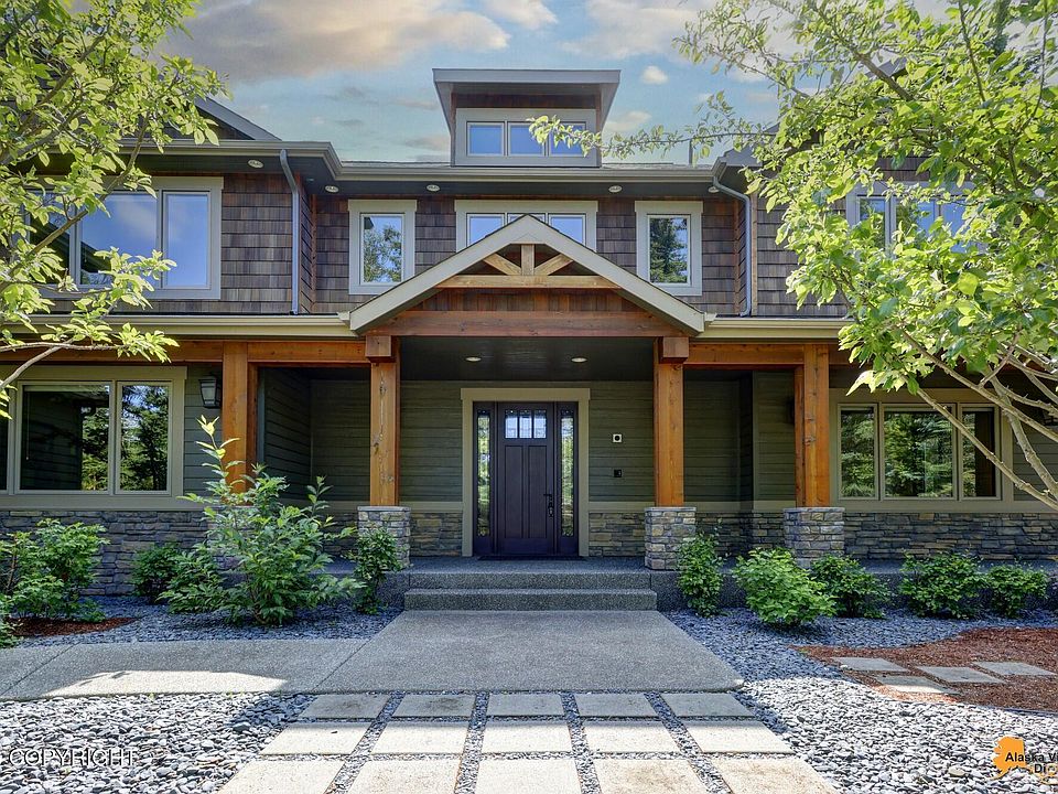 1st image of 5646 Heritage Heights Dr