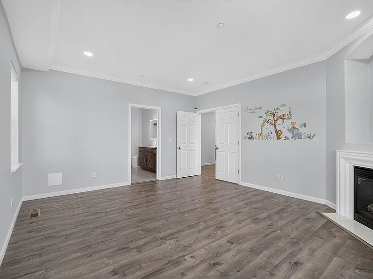 208 Goodwin Dr — Photo 29