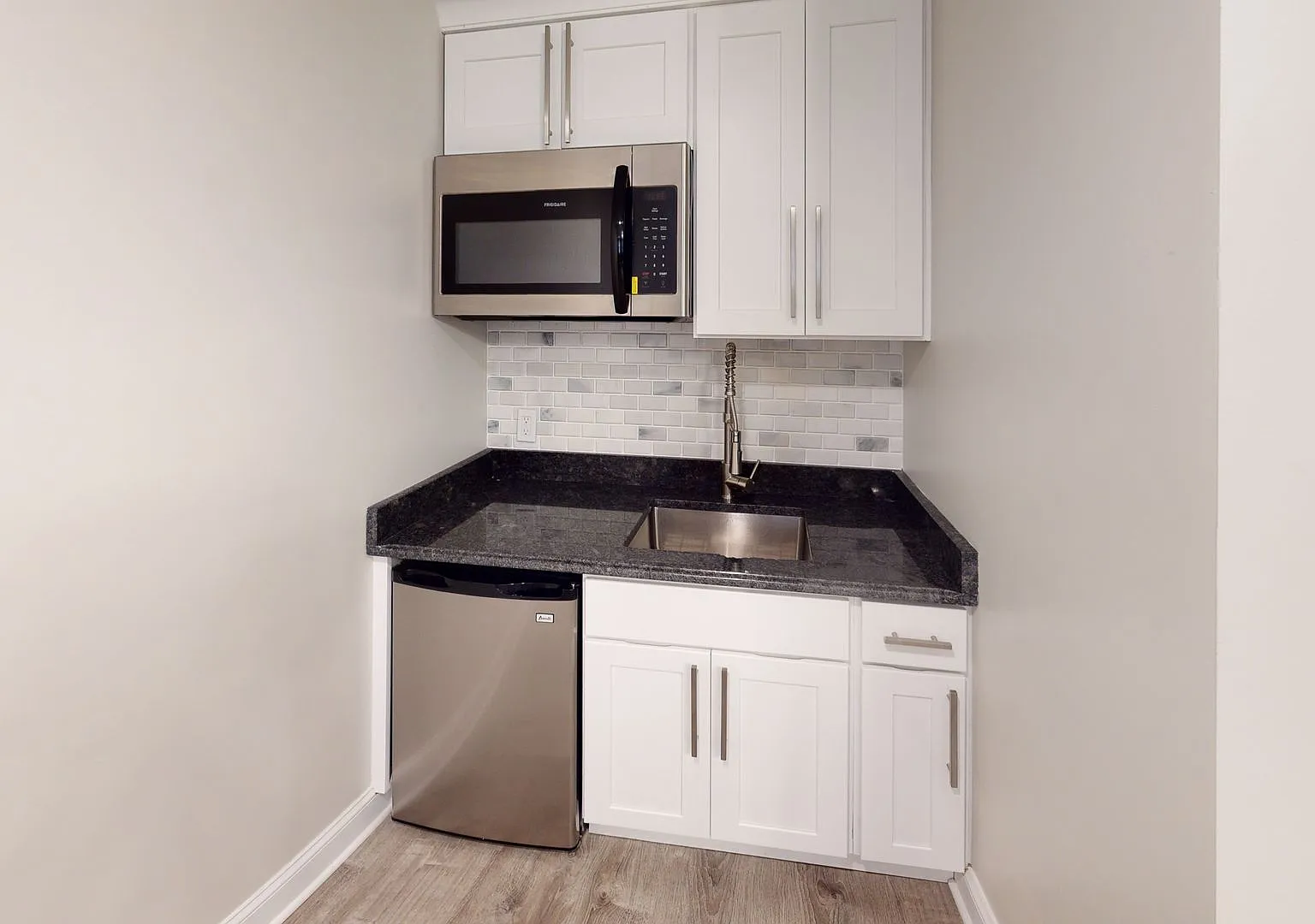 411 Orange Studio Suite — Photo 1