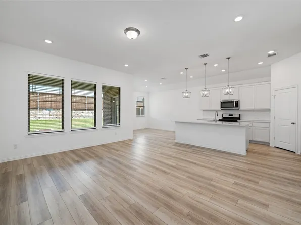 1812 Lockhart Dr, Forney, TX 75126