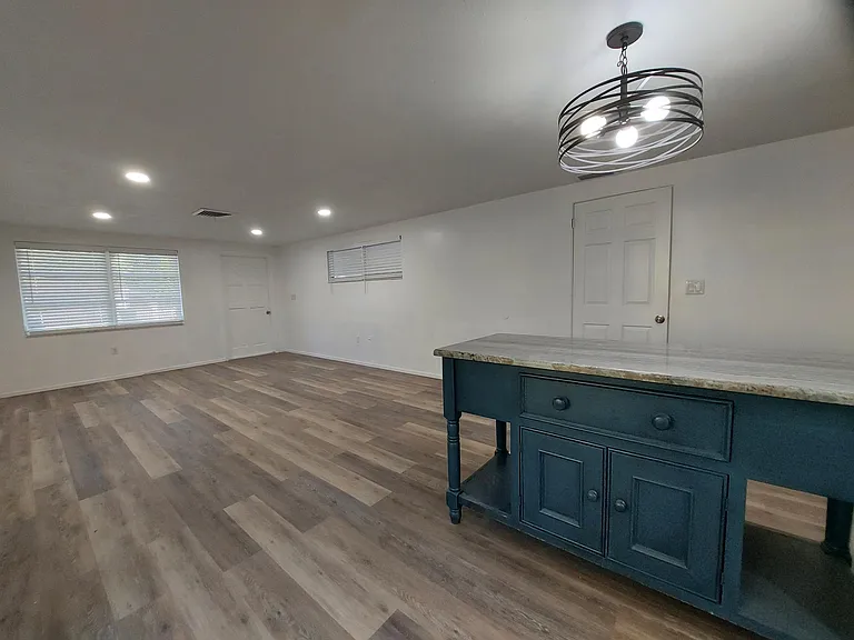 1071 Highland St — Photo 7