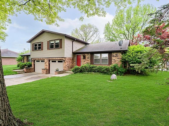 3rd image of 7046 Janean Dr