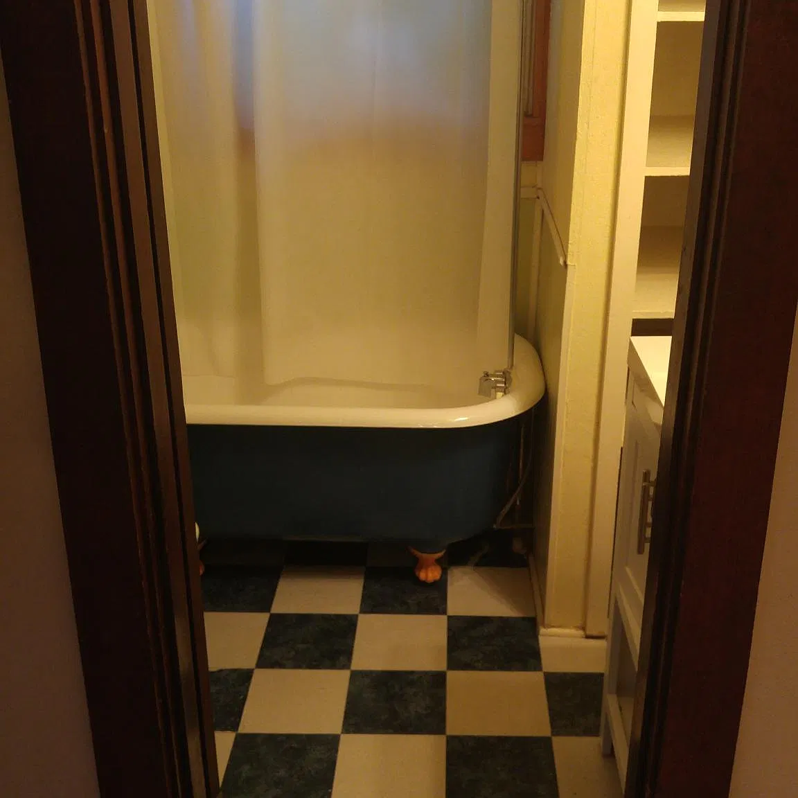 2 bed, 2000 sqft, $2,200 — Photo 3