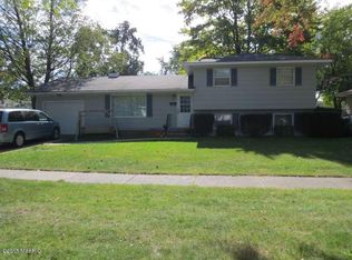 877 Hampden Rd, Muskegon, MI 49441