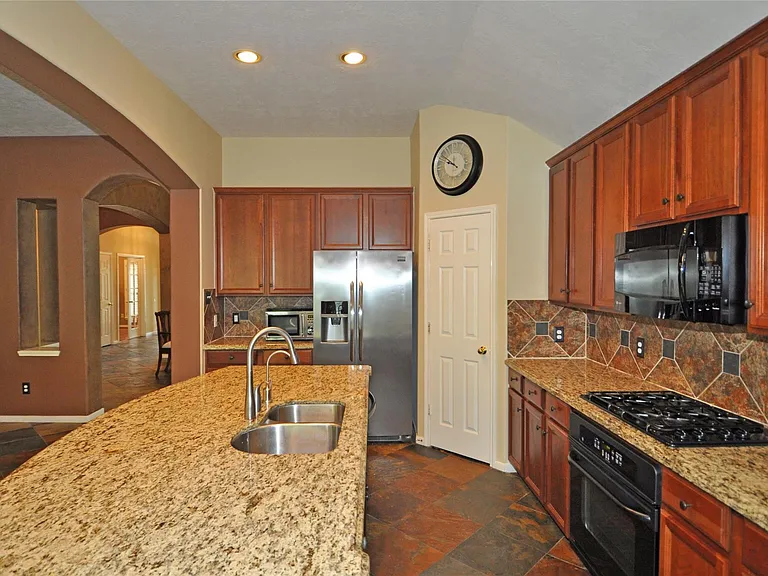 13607 Goldwater Ct — Photo 18