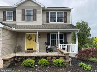 2 Dragonfly Ct, Myerstown, PA 17067
