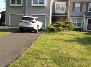 22 Tamarack Ct #22, Newtown, PA 18940