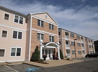 1 Millbrook Ln APT 201, Wakefield, MA 01880