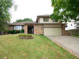 1427 NW 104th St, Clive, IA 50325