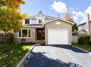 118 Stirling Macgregor Dr, Cambridge, ON N1S 4T4