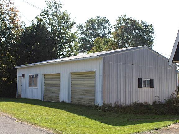 2nd image of 628-630 E Walnut St