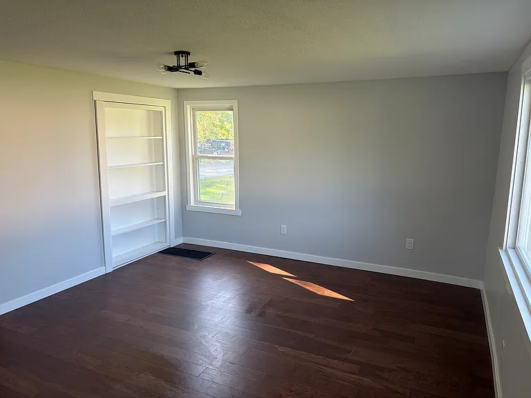 1410 Cherry Aly — Photo 4