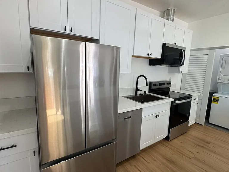 240 White Rd — Photo 3