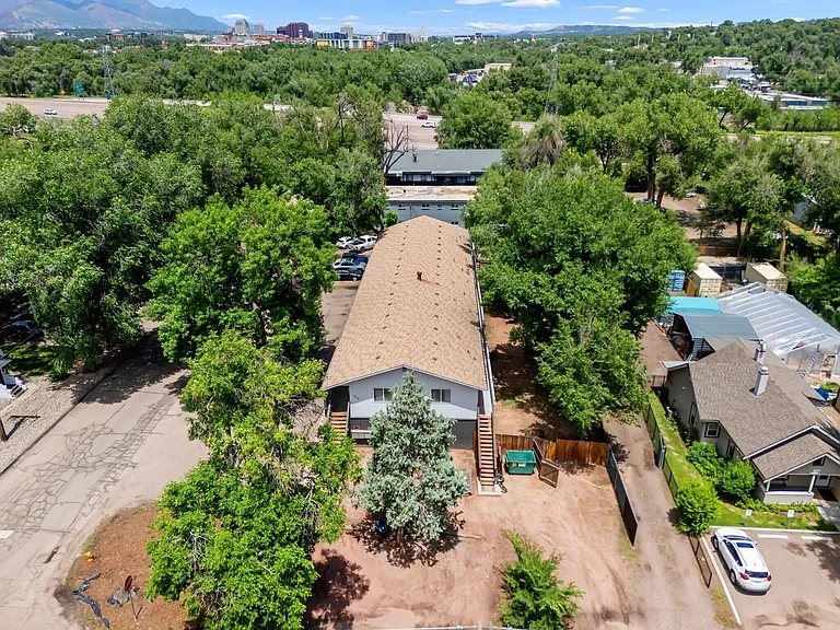 1415 S Corona Ave. — Photo 22